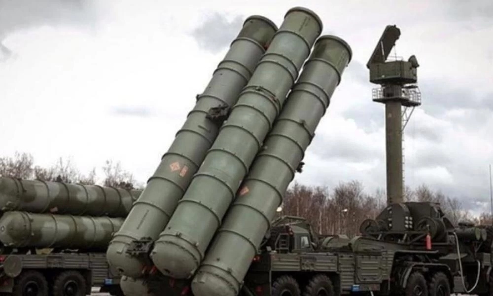 Στο μενού οι S-400-O Πούτιν κάνει στρατηγικές συμφωνίες με την Ινδία